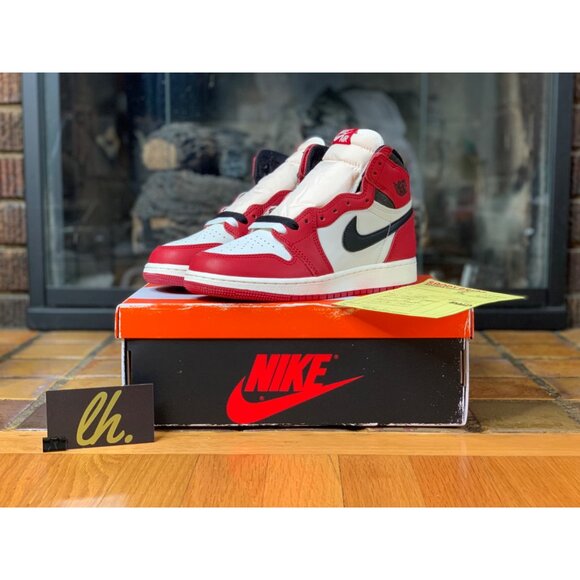 Size 6y 7.5w Air Jordan 1 Retro High OG “Chicago Lost & Found” Basketball Sneake - Picture 2 of 6